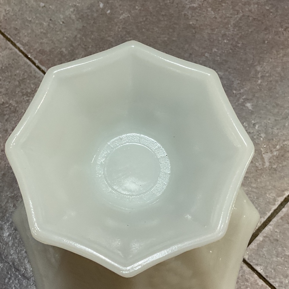 Anchor Hocking Ivory Grape Design Vase - Picture 5 of 5